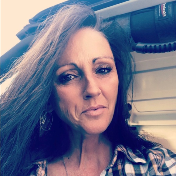 Meet your Posher, Sandra - Picture 1 of 1